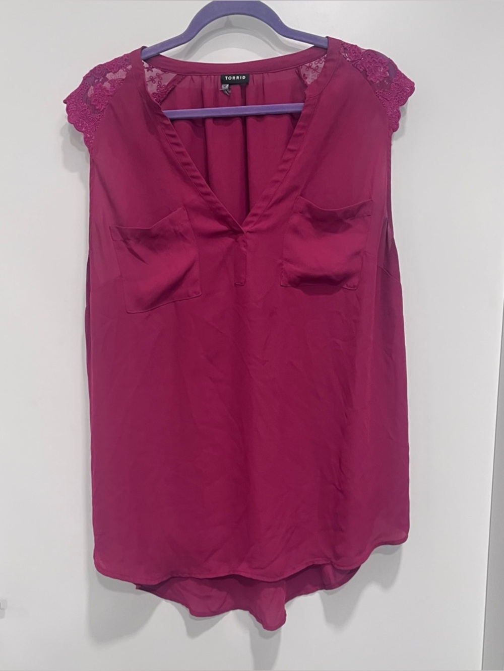 Torrid Blouse 1X Pink Split Neck Feminine Flowy Magenta Lace Shoulder Sleeveless